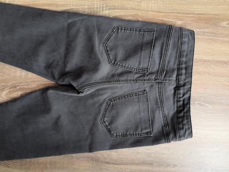 Tmavosive rifle, zara,164