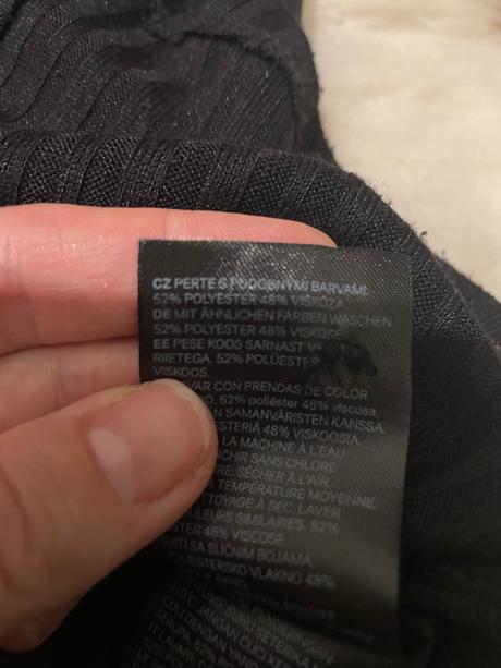 Cierne tielko s gombikami, h&m,s