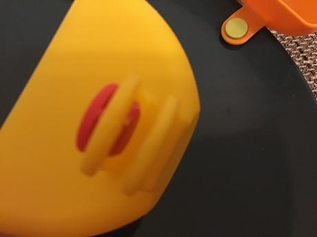 Misky na omáčku - jednoducho pripnete na tanier,