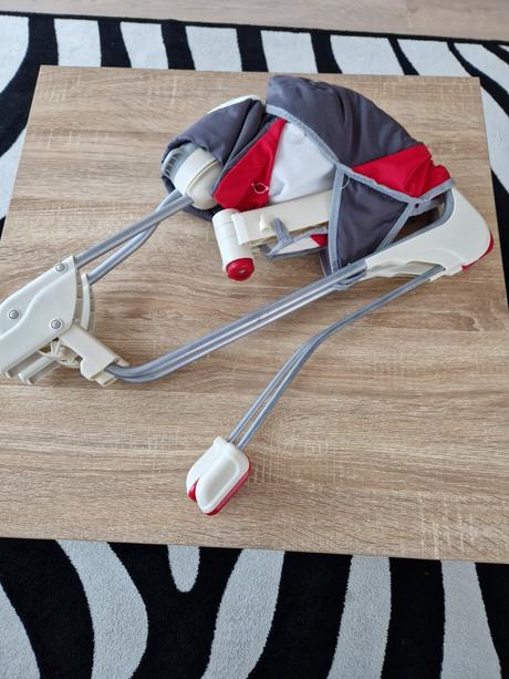 Prenosne hojdacie lehátko tiny love, 