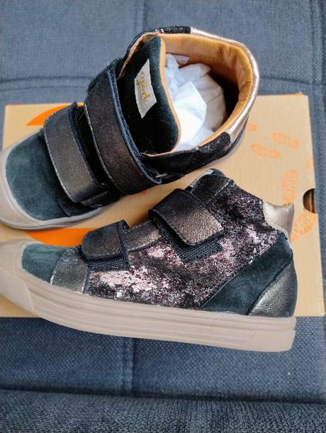 Topánky prechodné zn. gbb, 32