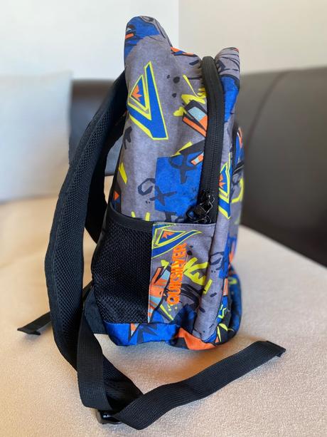 Skolska taska quiksilver,