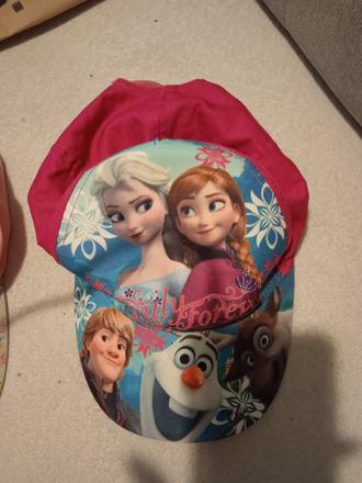 Šiltovka, disney,110