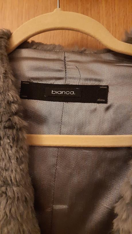 Sivá kožušinová vesta, m