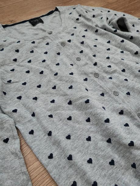 Svetrík so srdiečkami, reserved,m