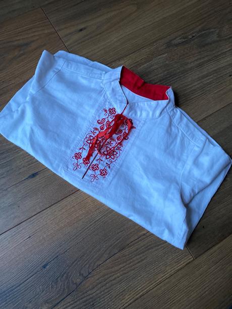 Ľudová košieľka, 98