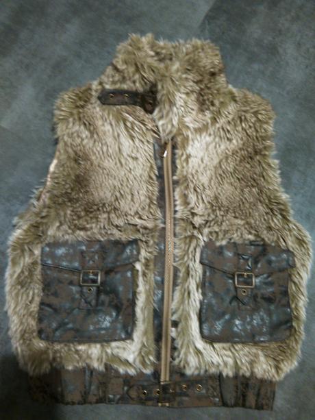 Teplá vesta s vreckami, 38