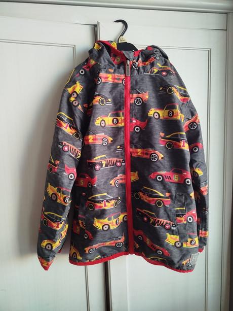 Nepremokavá bunda, 122