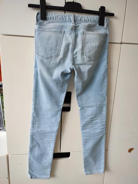 Rifle gap na chudé dievča, gap,152