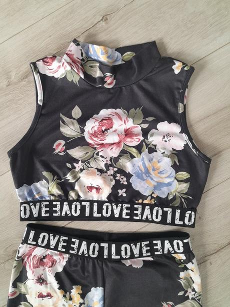 Kvetinový komplet, 128