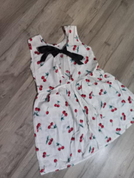 Dievčenské šaty, 122