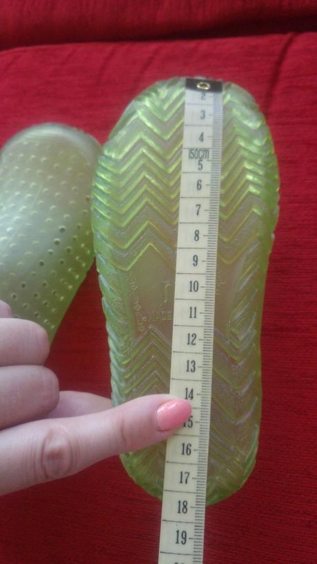 Gumove topanky do vody, 27