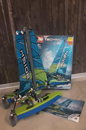 Lego technic 42105 - katamarán  top stav, 