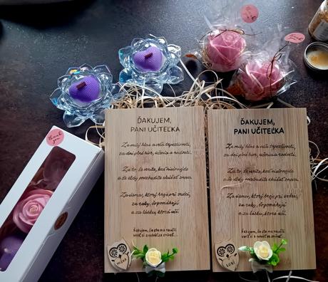 Drevená tabuľka pre pani učiteľku - gravírovná, 