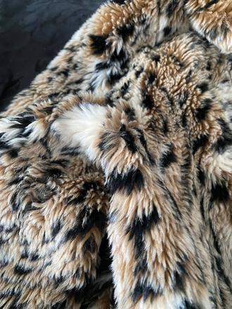 Tenší kožuštek, m