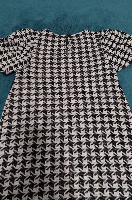 Šaty s kohúťou stopou + pančušky, 128