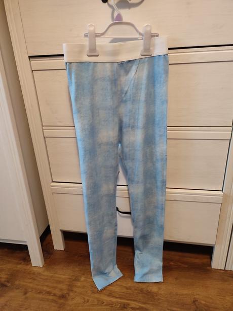 Legíny s vyšším pasom, 152