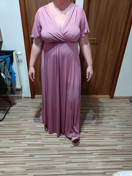 Predám krásne plesové šaty veľkosť 44/46 skôr 44, 44