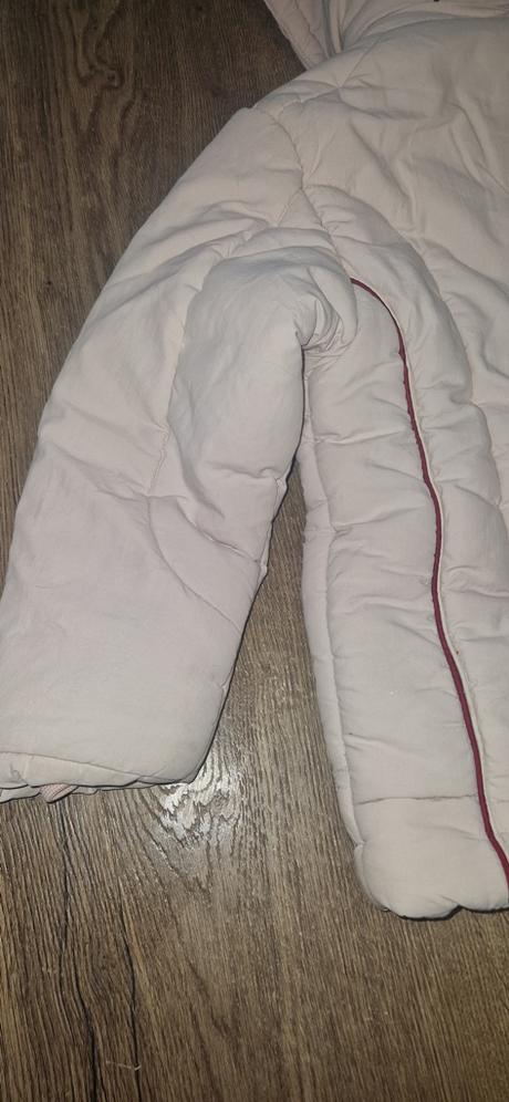 Bledučko ružová bunda, 122