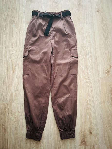 Krásne a štýlové čokoládové nohavice značky marcys, s