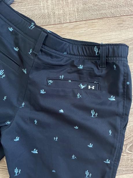 Šortky kraťasy golf/sport, under armour,l