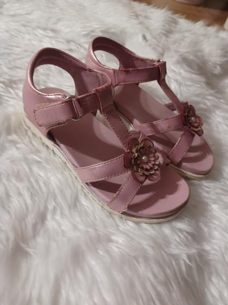 Sandálky, 30