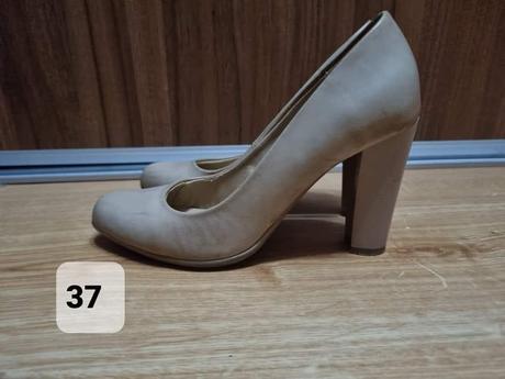 Béžové lodičky, 37