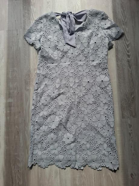 Šedé slávnostné šaty, m