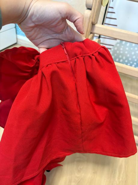 Cervene saty na traky, 98