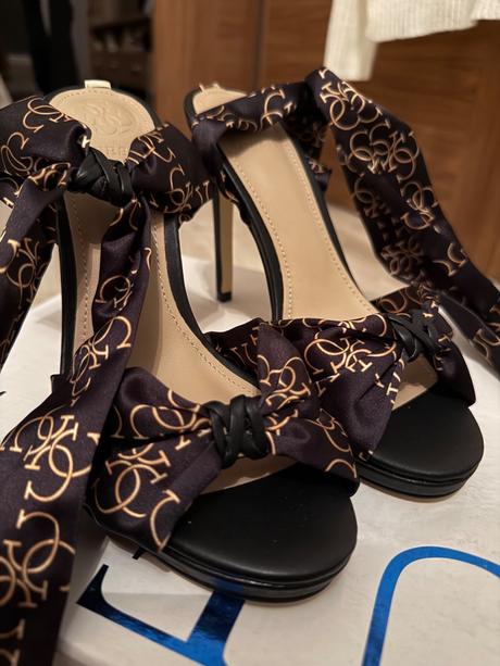 Nové guess sandalky na vysokom opatku s viazanim, guess,35