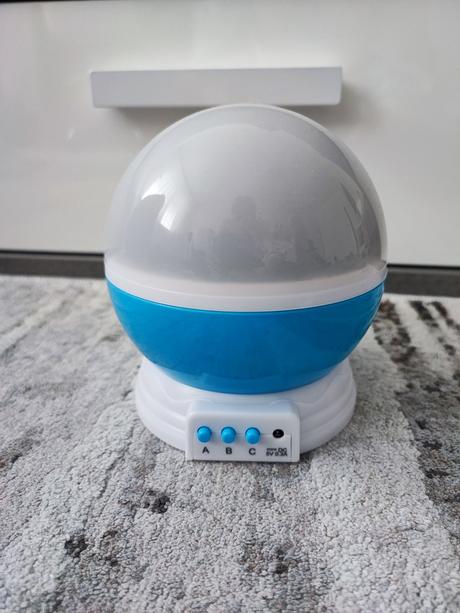 Projektor nočnej oblohy, 