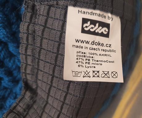 Dámska handmade nenosená čiapka, 50