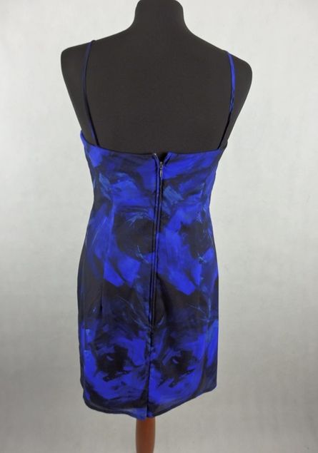 Luxusné krátke šaty, 42