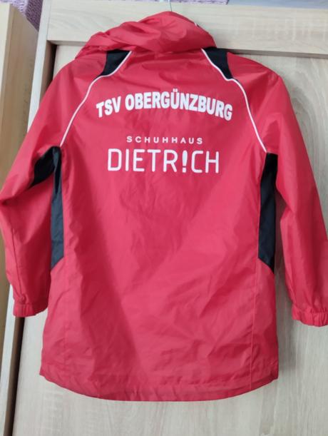 Nepremokava bunda na prechod, 128