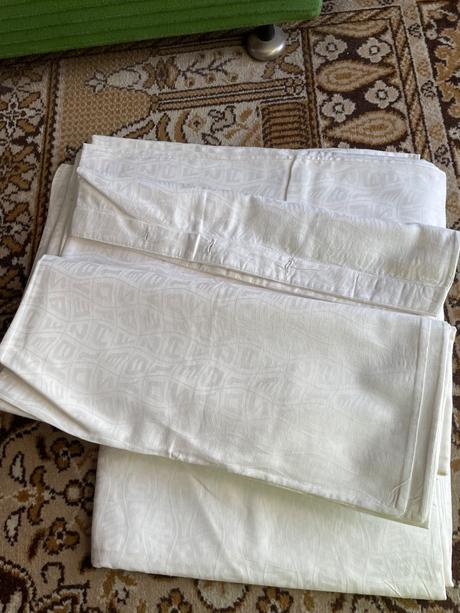 Damaškové posteľné prádlo, 