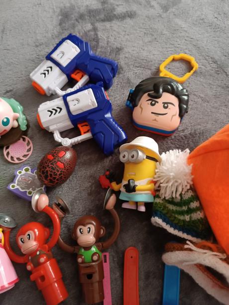 Mix hračiek a drobností, 