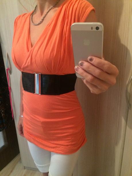 Minišaty alebo top s hlbokým výstrihom, xs