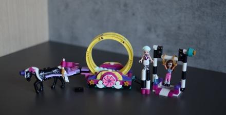 Lego friends 41686 čarovná akrobacia,