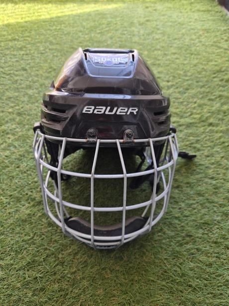 Hokejová prilba bauer re-akt 85 s mriežkou, bauer,m