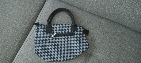 Jednoduchá kabelka do ruky,