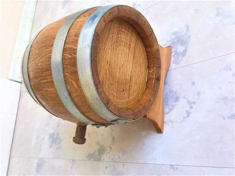 Drevený sud na liehoviny, 