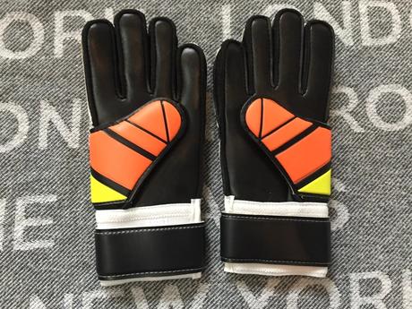 Fudbalove brankarske rukavice velkost 5, 