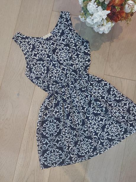 Krásne vzorované šaty- top stav, xs