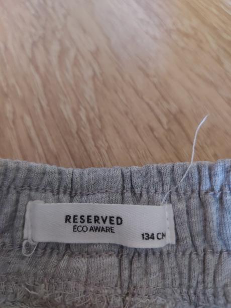 1x oblecene reserved kratasky, reserved,128