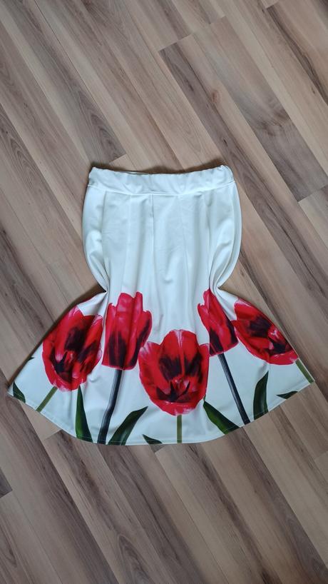 Kvetovaná sukňa, xs