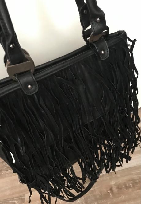 Kabelka so strapcami, 