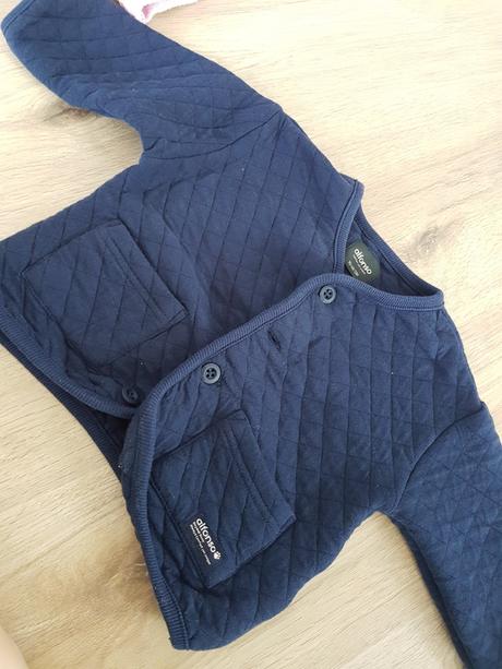 Modry sveter na gombiky, 86