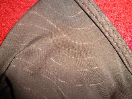 Nenosený plavkový vrch značky skiny, s