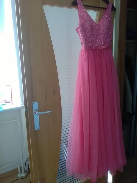 Krasne dlhe spoločenské šaty, m