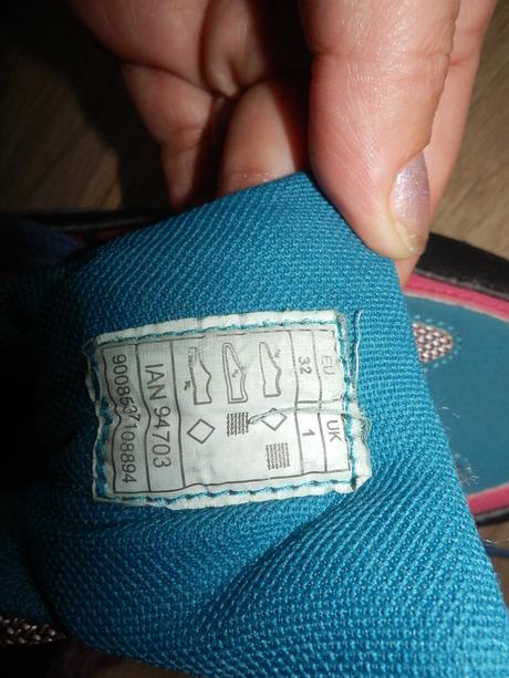 Turistické topánky, 32